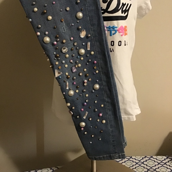 🔥#405, V Cristina, great cond. jewel encrusted, inseam=9inches, - Picture 2 of 7